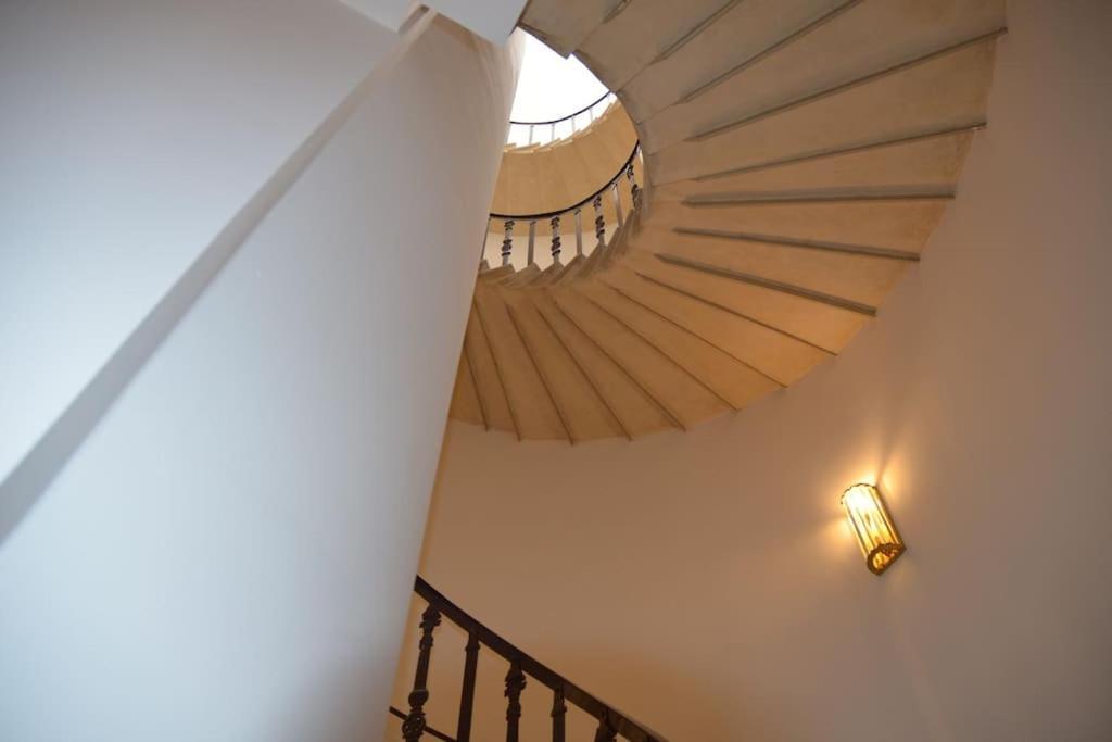 Queen Verona Luxury Apartment Luaran gambar