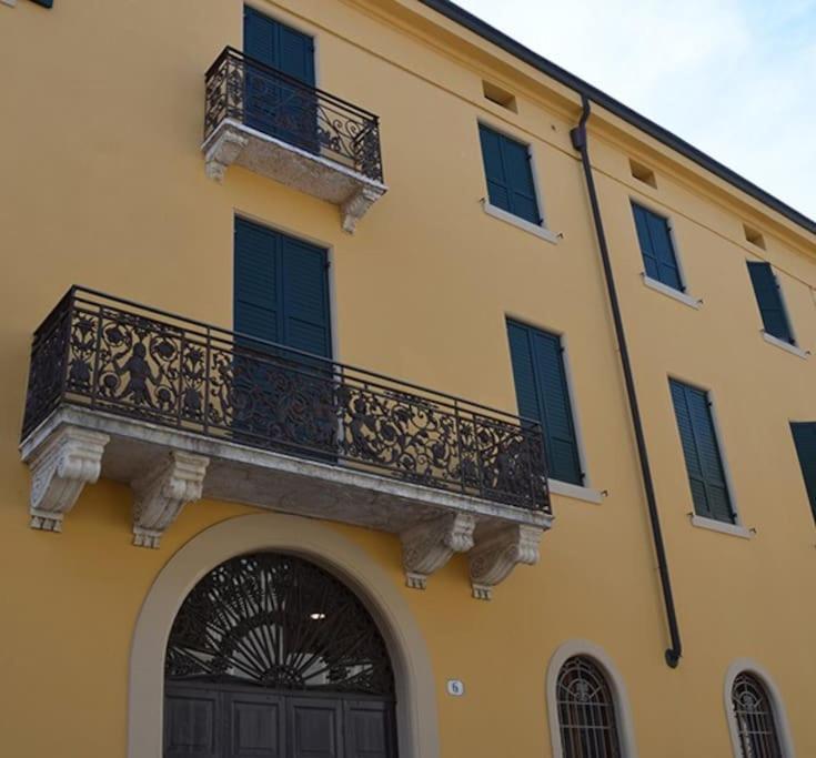 Queen Verona Luxury Apartment Luaran gambar